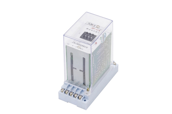 JWY-42A無輔源靜態(tài)電壓繼電器